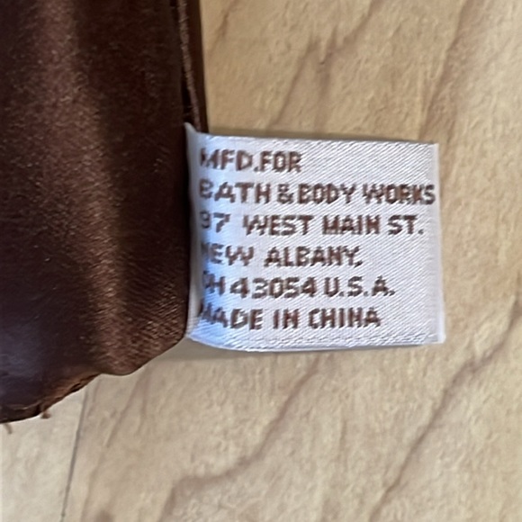 Henri Bendel for Bath and Body Works, Brown Satin Wristlet - Picture 8 of 11